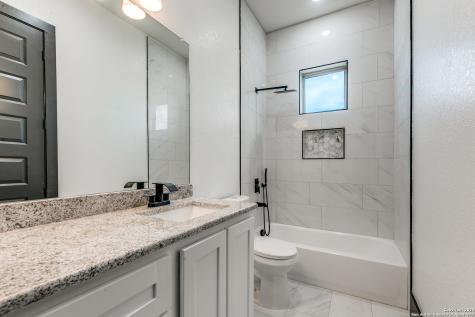 202 Venado Oaks Castroville TX 78009