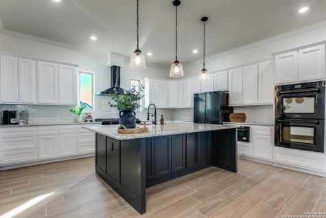 202 Venado Oaks Castroville TX 78009