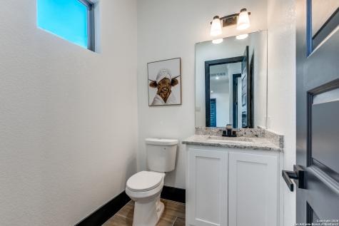 202 Venado Oaks Castroville TX 78009