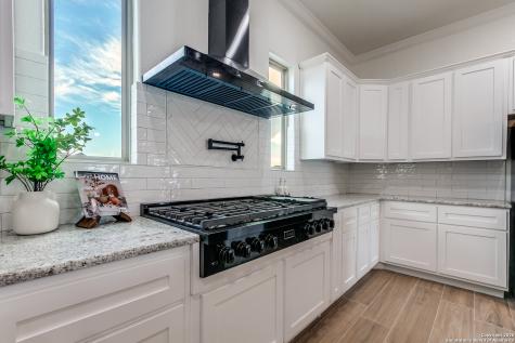 202 Venado Oaks Castroville TX 78009