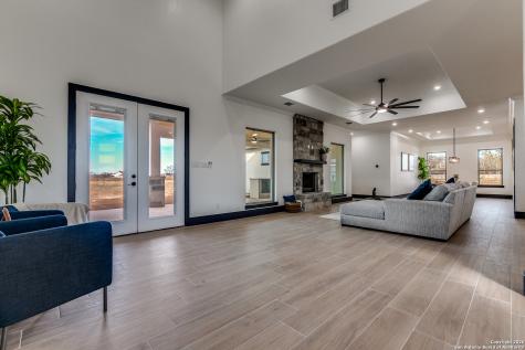 202 Venado Oaks Castroville TX 78009