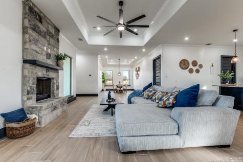 202 Venado Oaks Castroville TX 78009