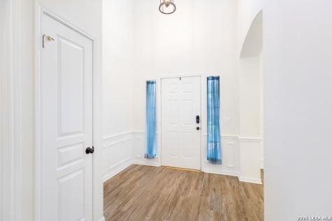 8618 Drayton Heights San Antonio TX 78254