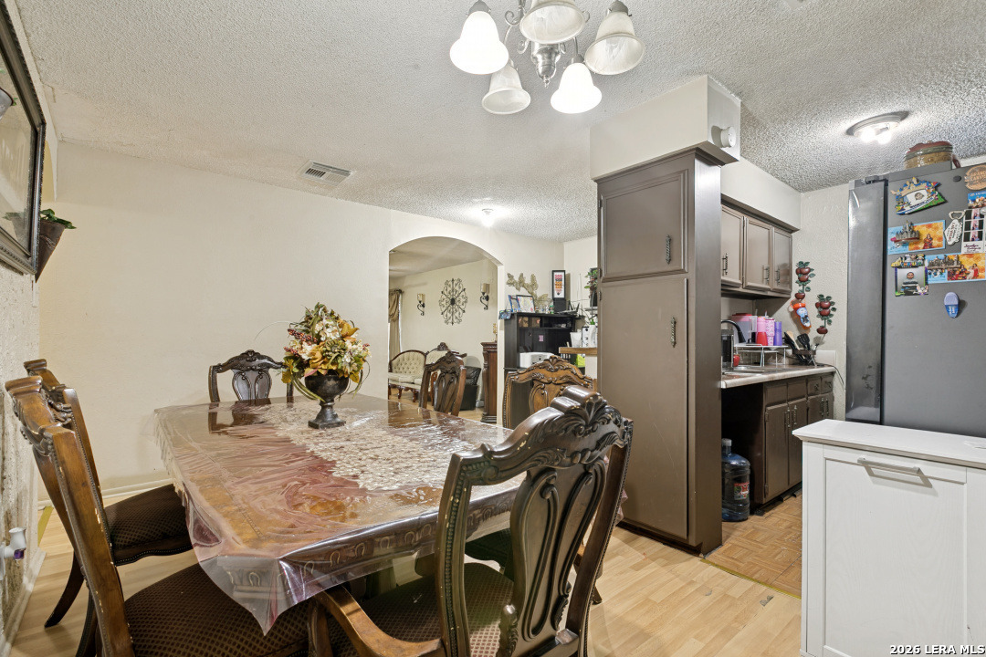 7115 Forest Moss San Antonio TX 78240