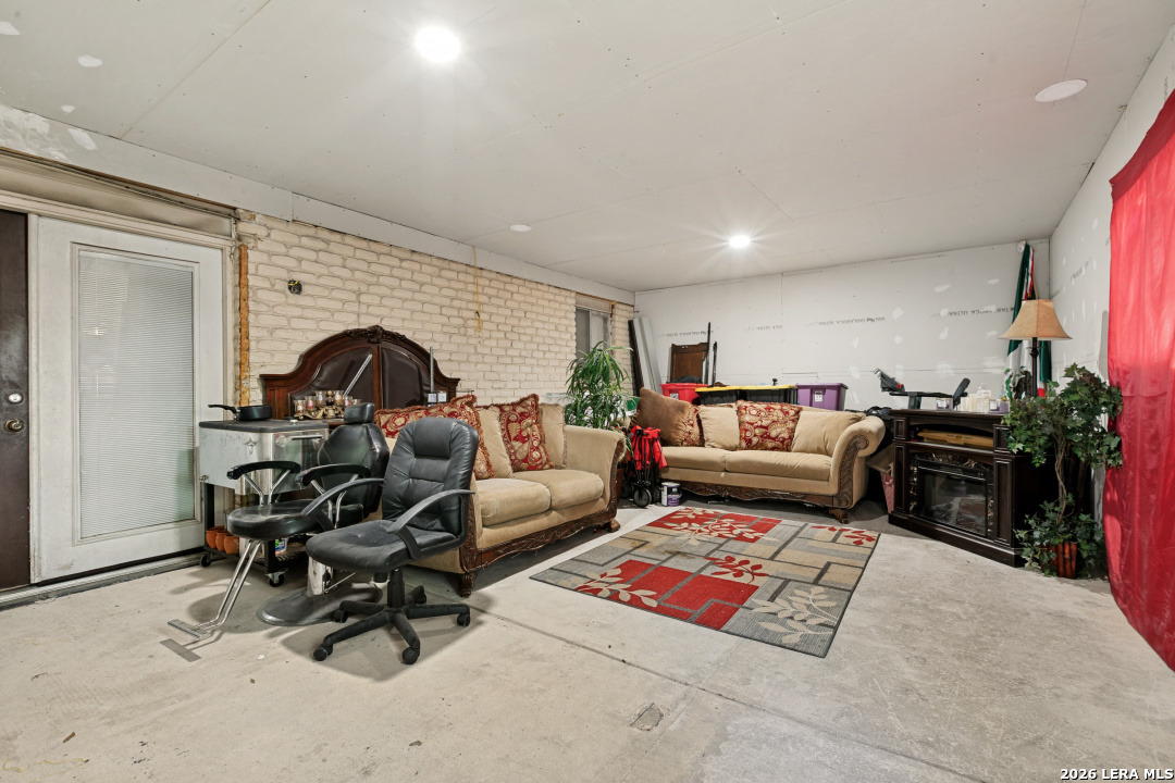 7115 Forest Moss San Antonio TX 78240