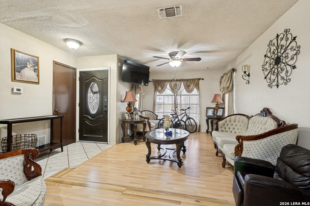 7115 Forest Moss San Antonio TX 78240