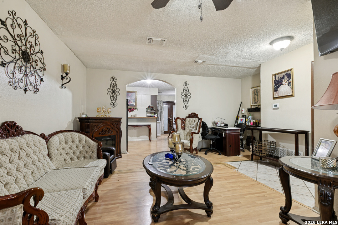7115 Forest Moss San Antonio TX 78240