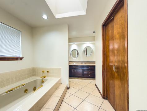 7306 Hidden Hills N San Antonio TX 78244