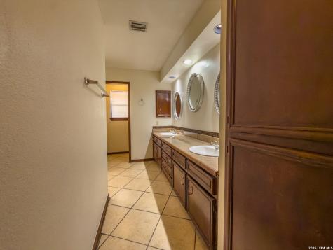7306 Hidden Hills N San Antonio TX 78244