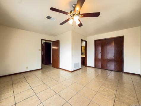 7306 Hidden Hills N San Antonio TX 78244