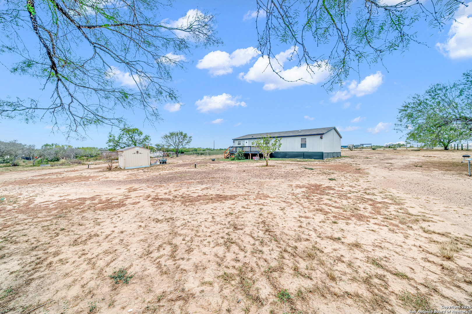 138 County Road 2665 Devine TX 78016