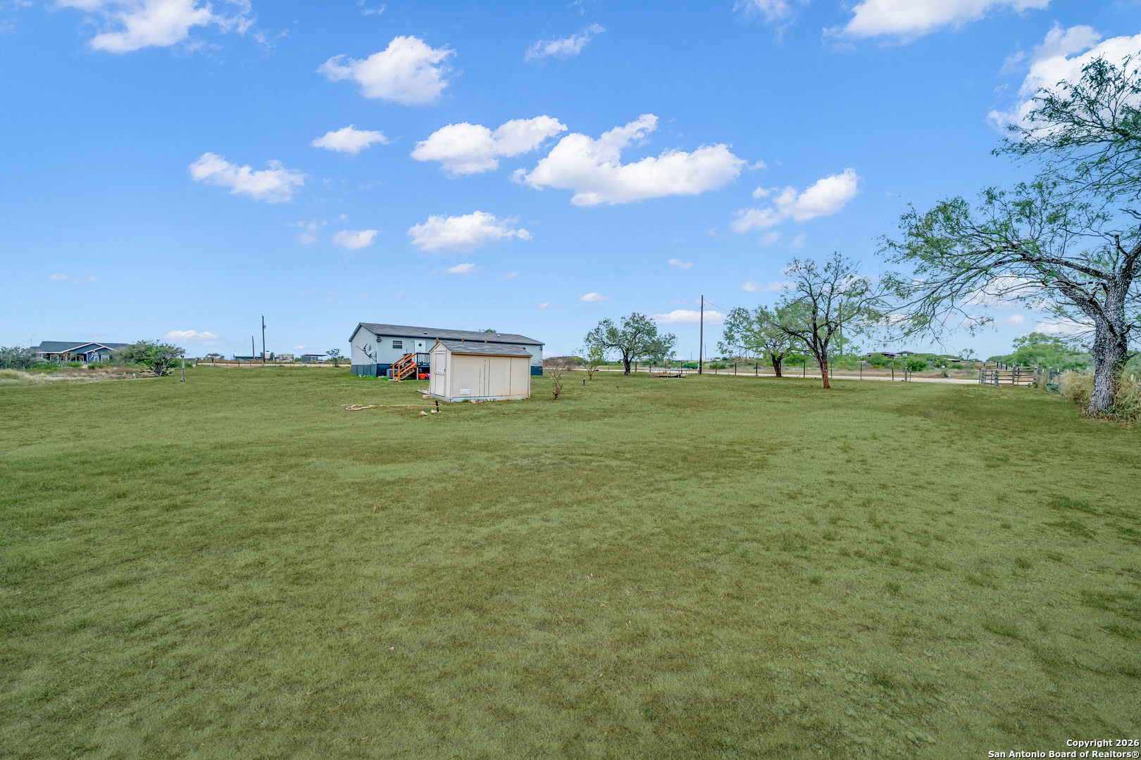 138 County Road 2665 Devine TX 78016
