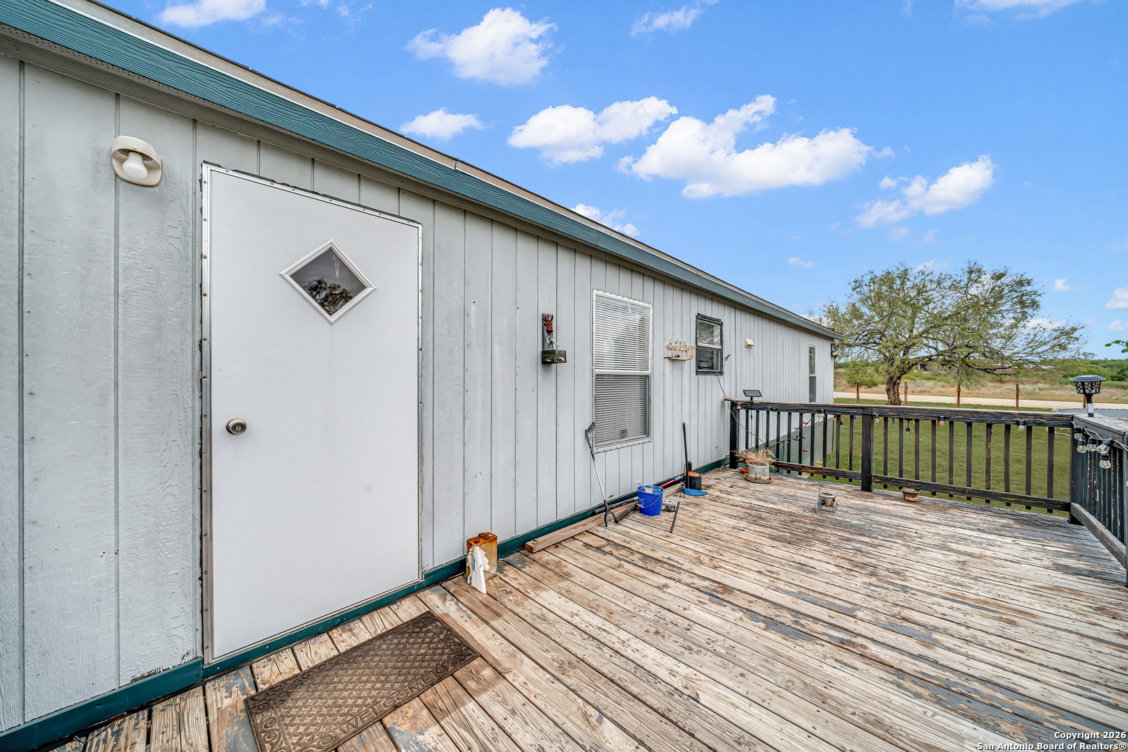 138 County Road 2665 Devine TX 78016