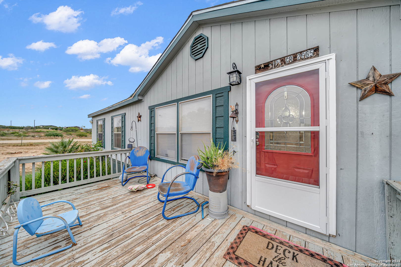 138 County Road 2665 Devine TX 78016