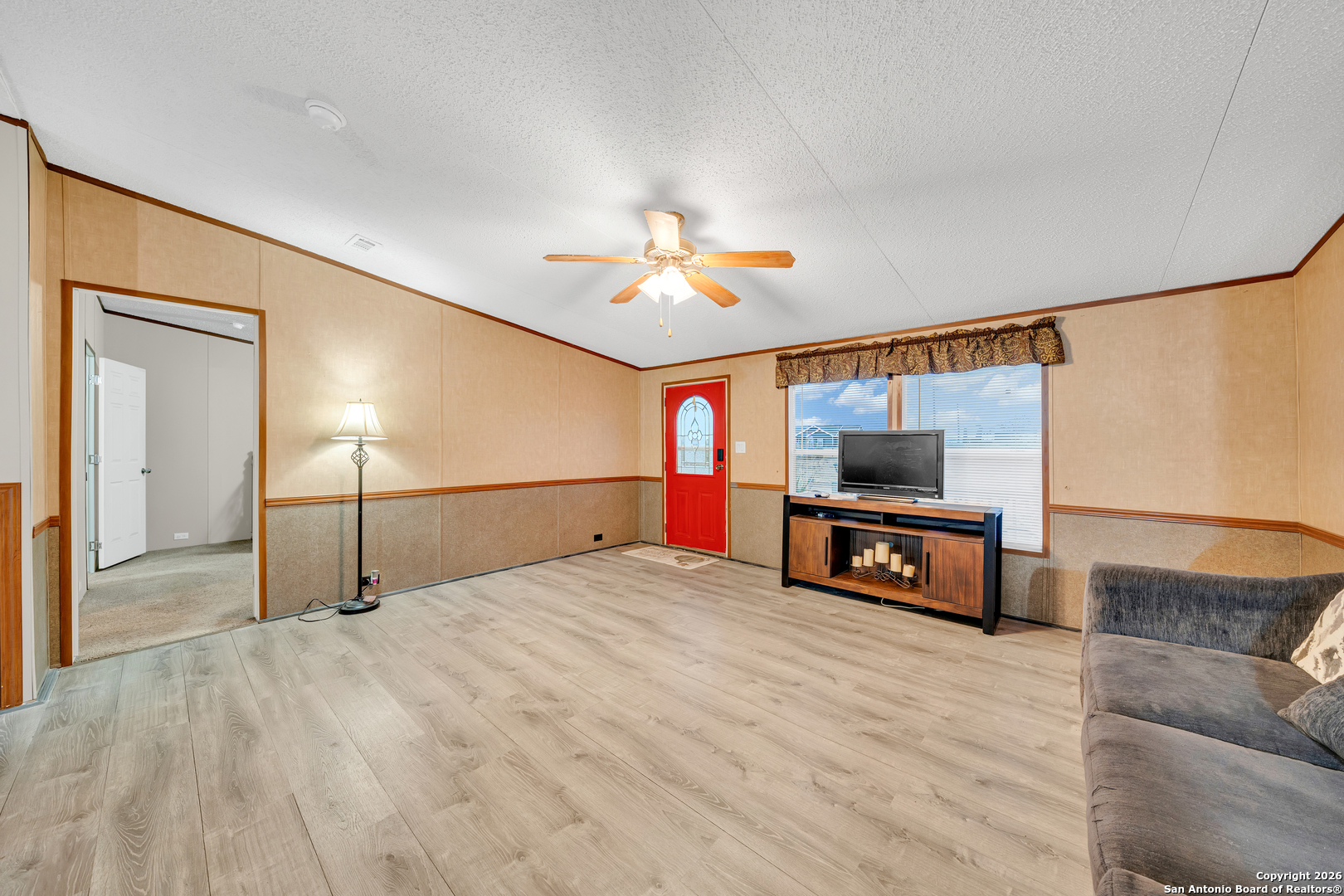 138 County Road 2665 Devine TX 78016