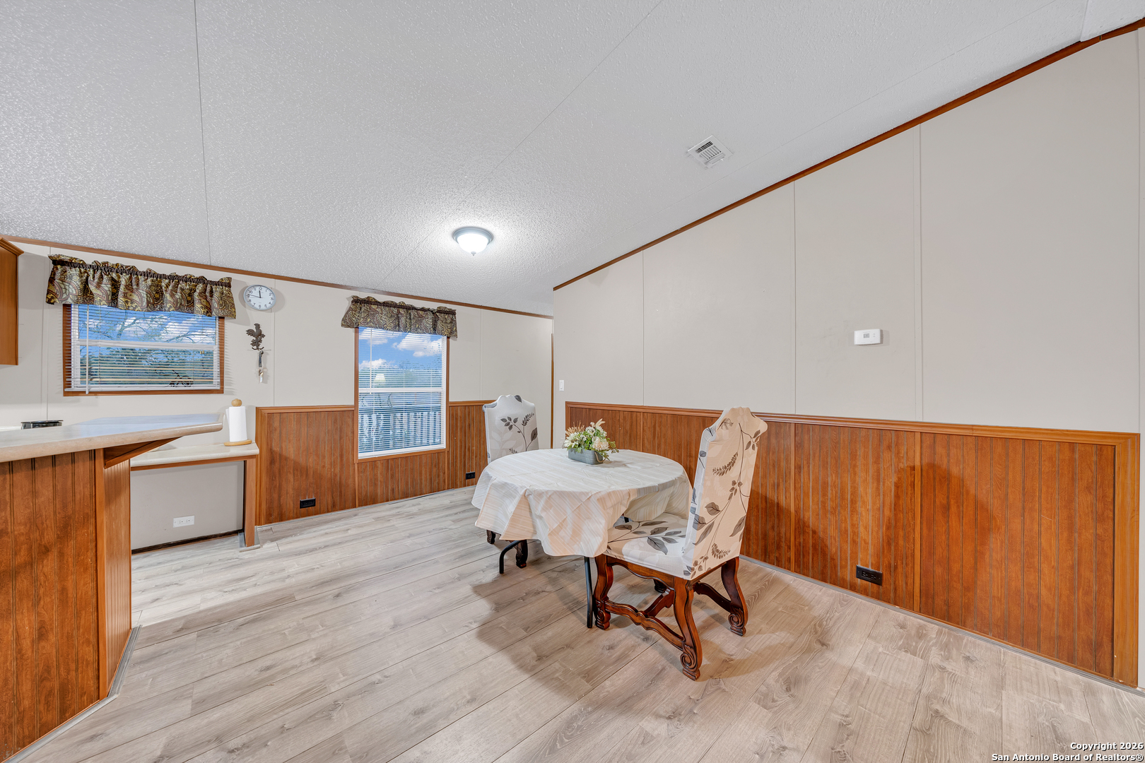 138 County Road 2665 Devine TX 78016