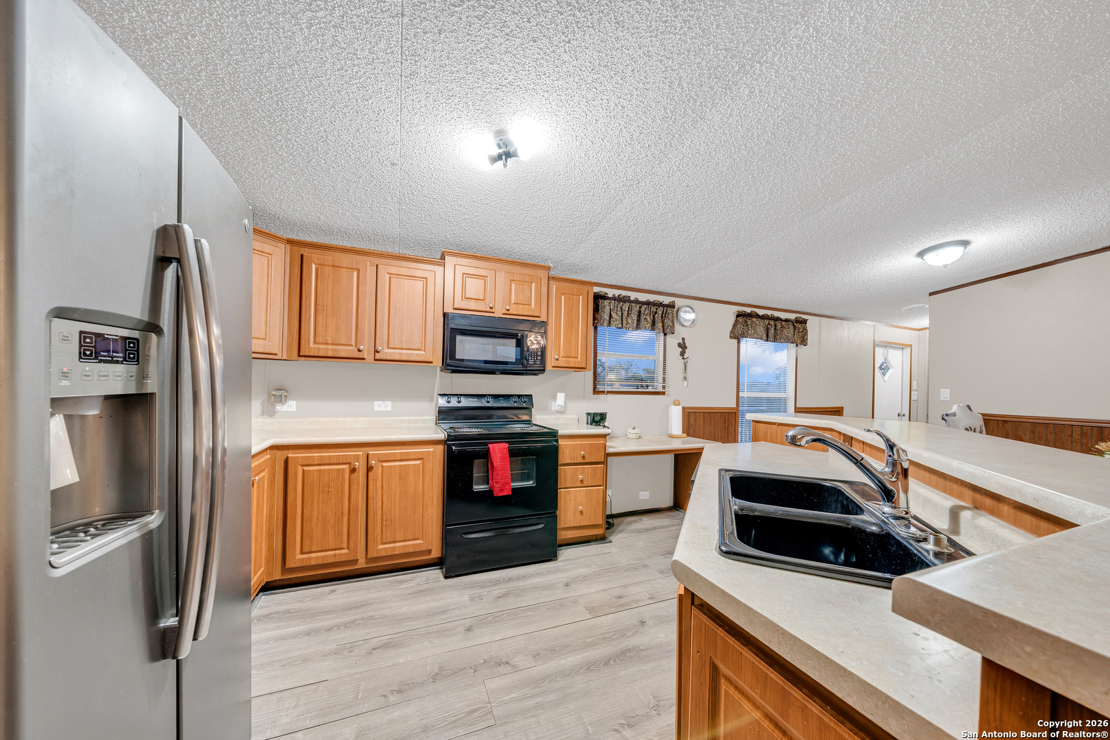 138 County Road 2665 Devine TX 78016