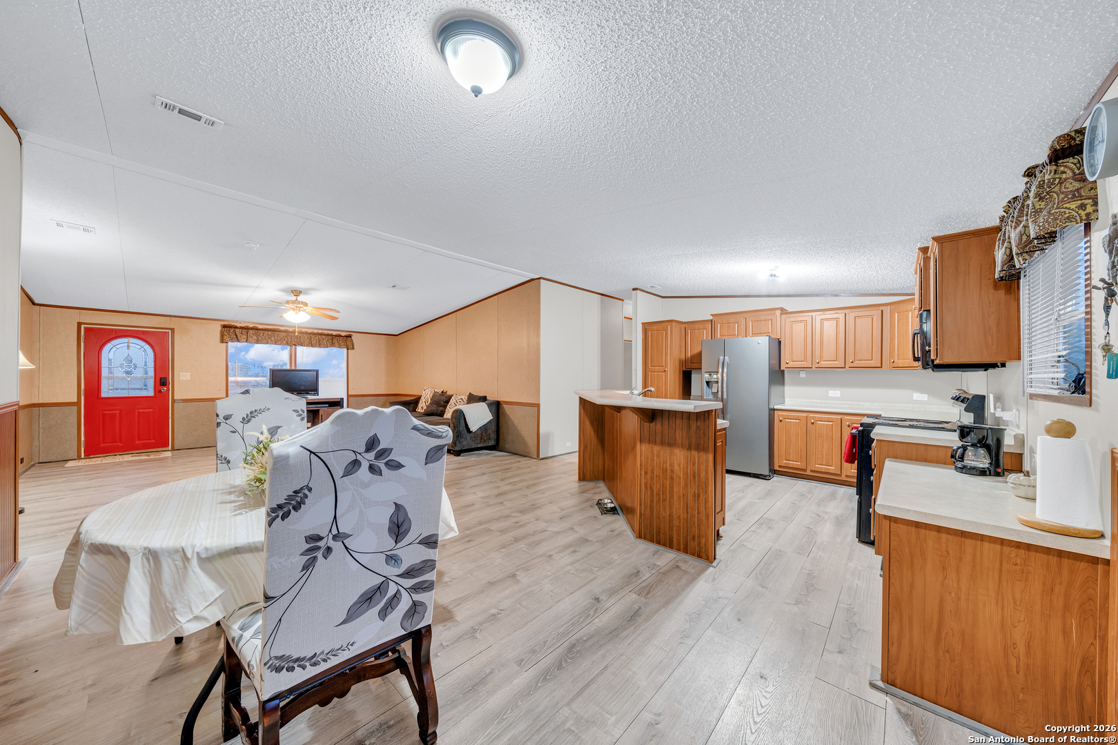 138 County Road 2665 Devine TX 78016