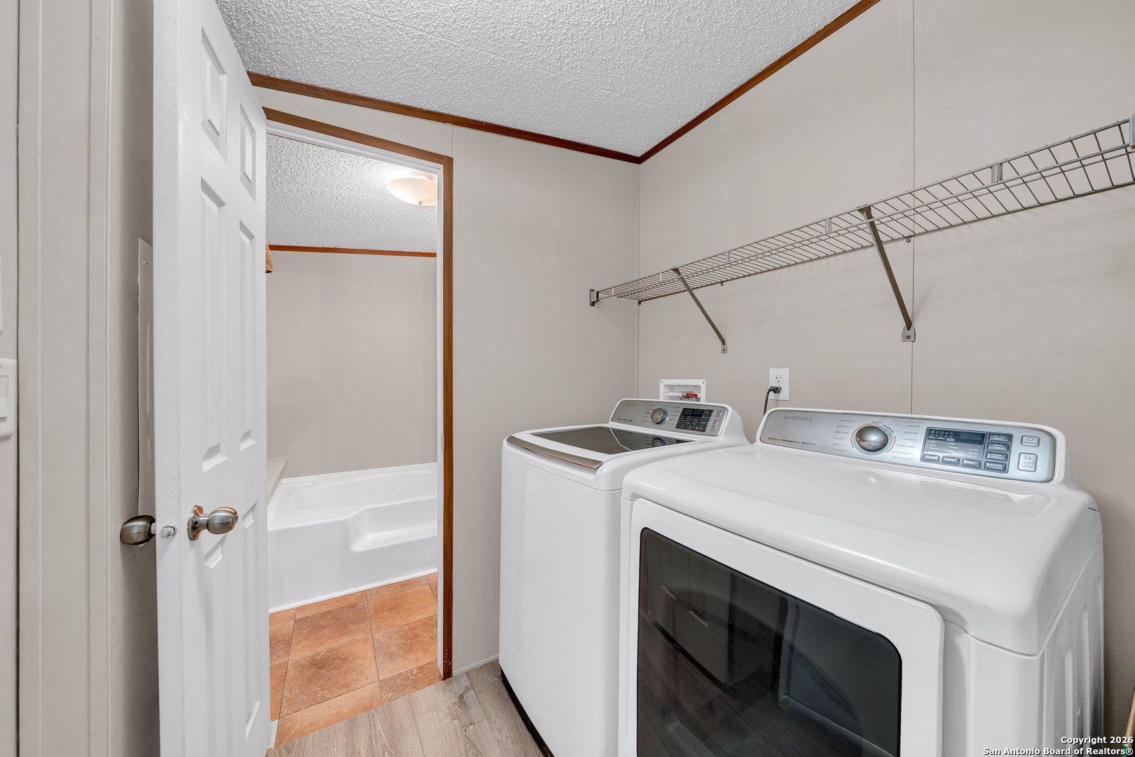 138 County Road 2665 Devine TX 78016