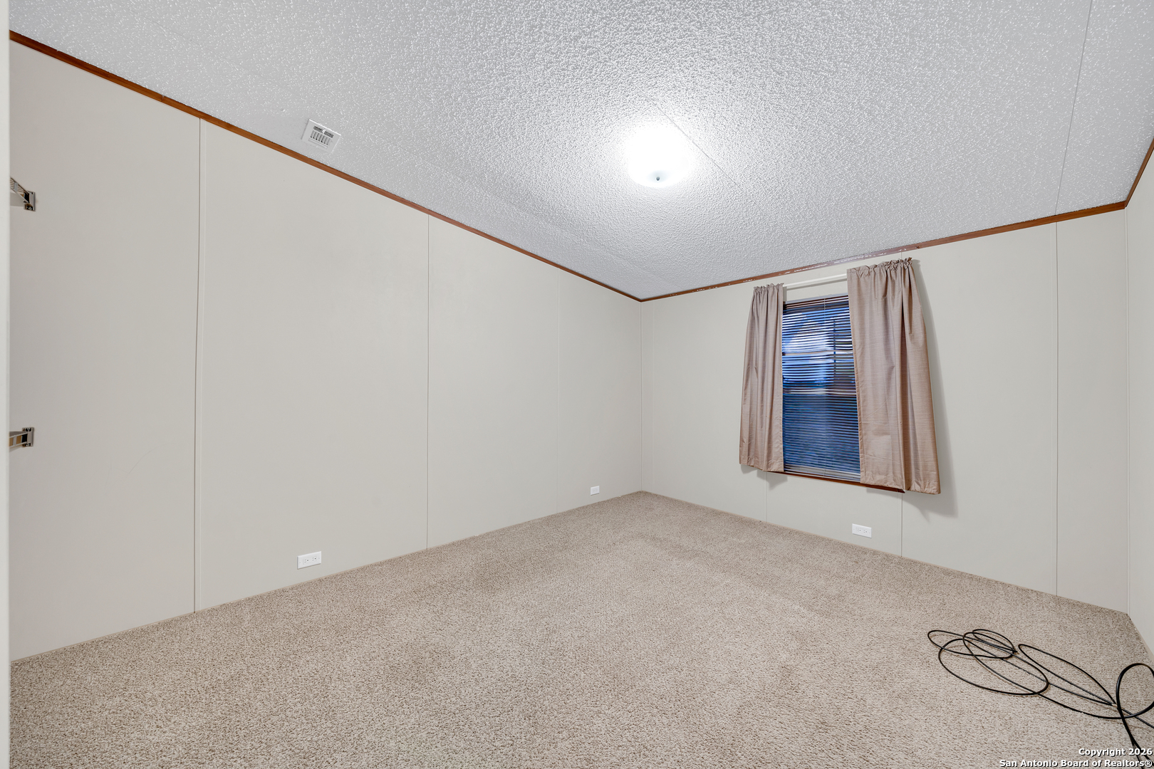 138 County Road 2665 Devine TX 78016