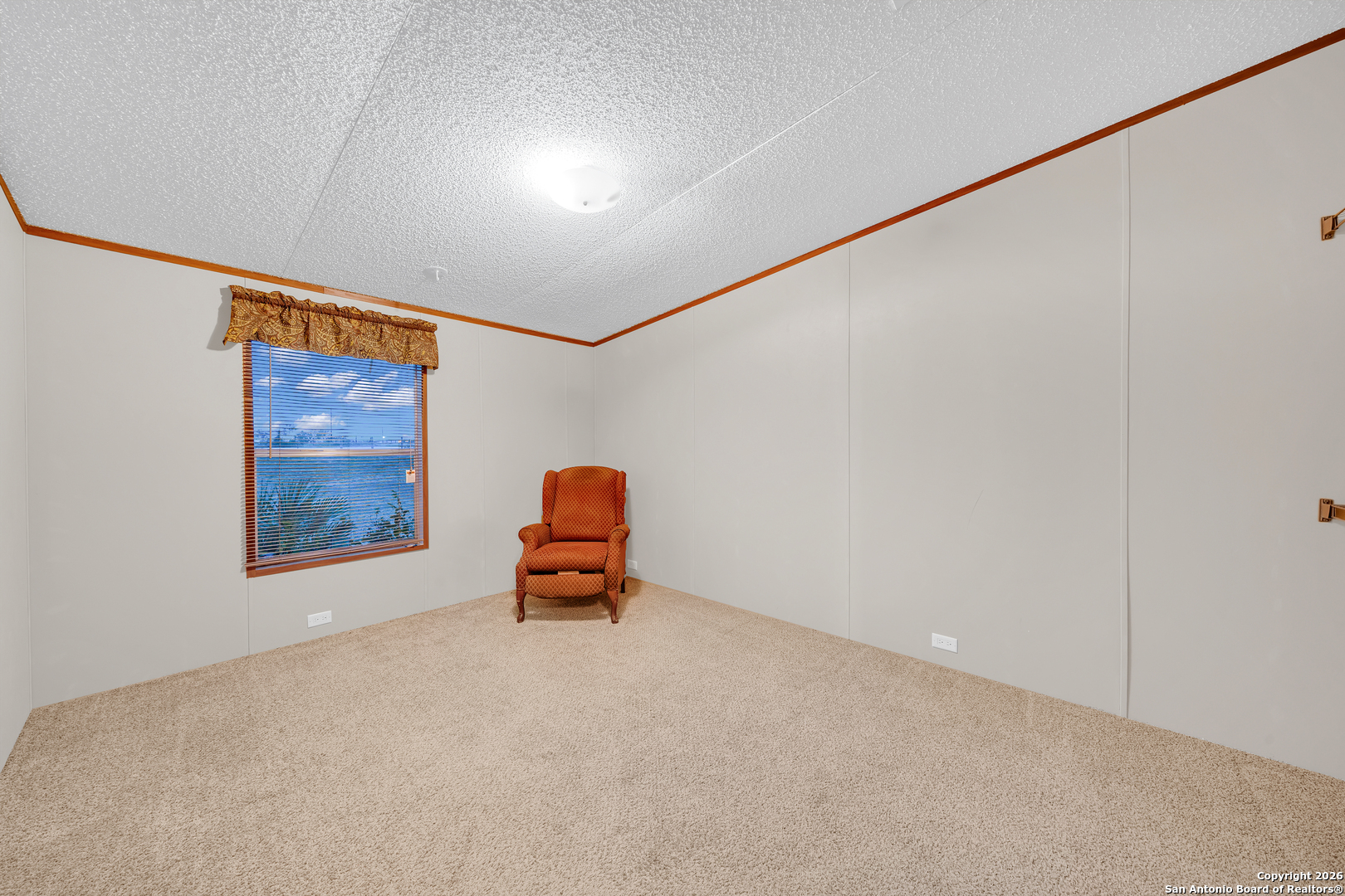 138 County Road 2665 Devine TX 78016