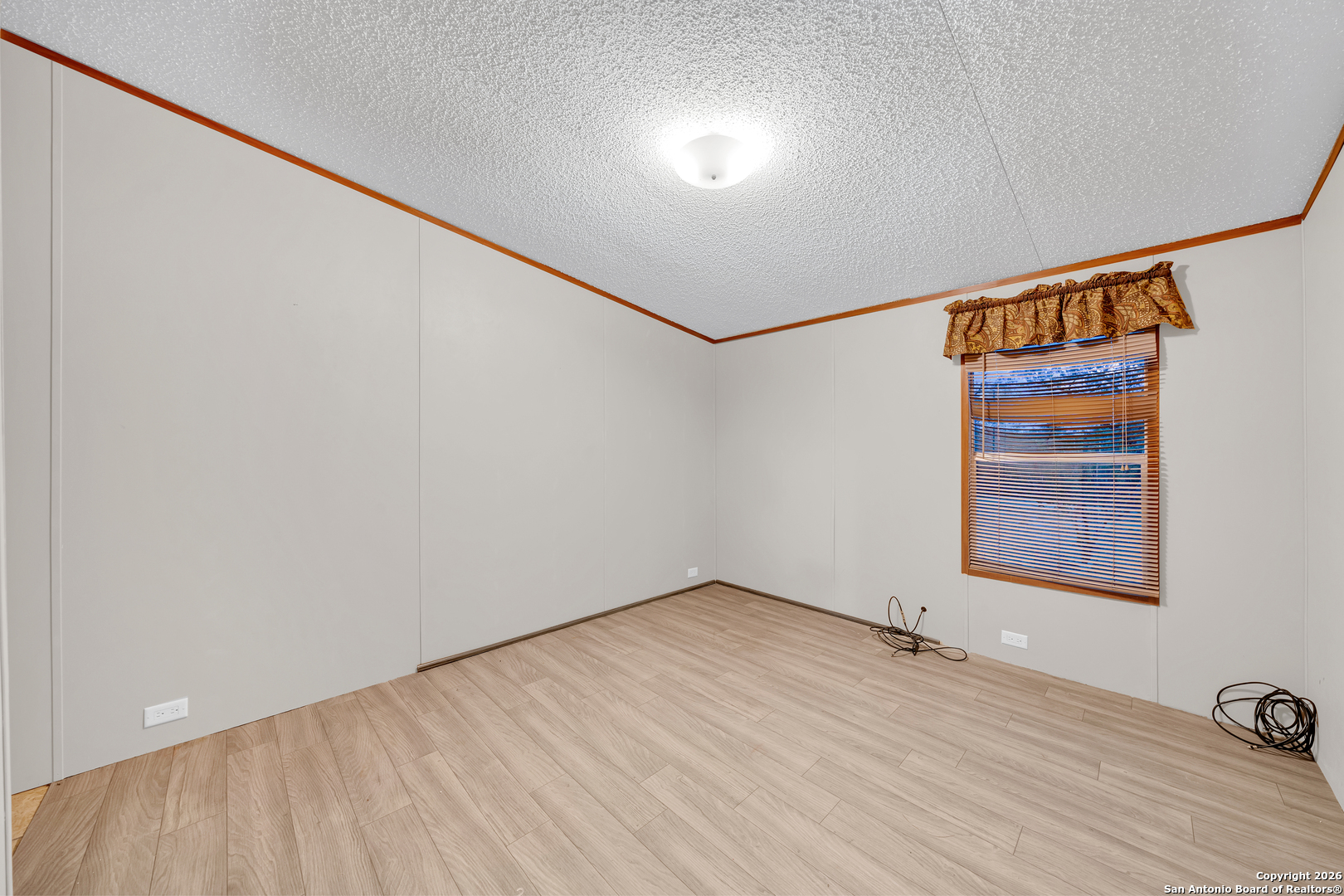 138 County Road 2665 Devine TX 78016