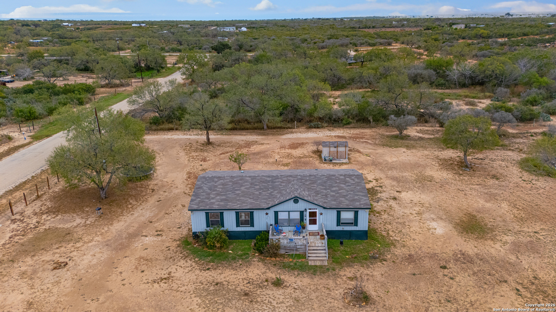 138 County Road 2665 Devine TX 78016