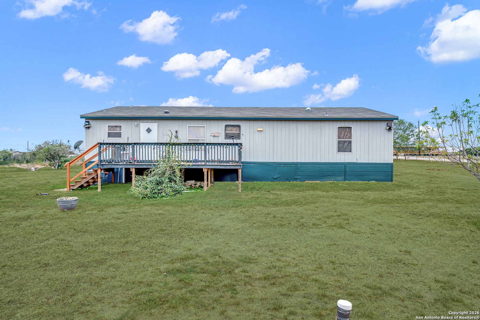 138 County Road 2665 Devine TX 78016