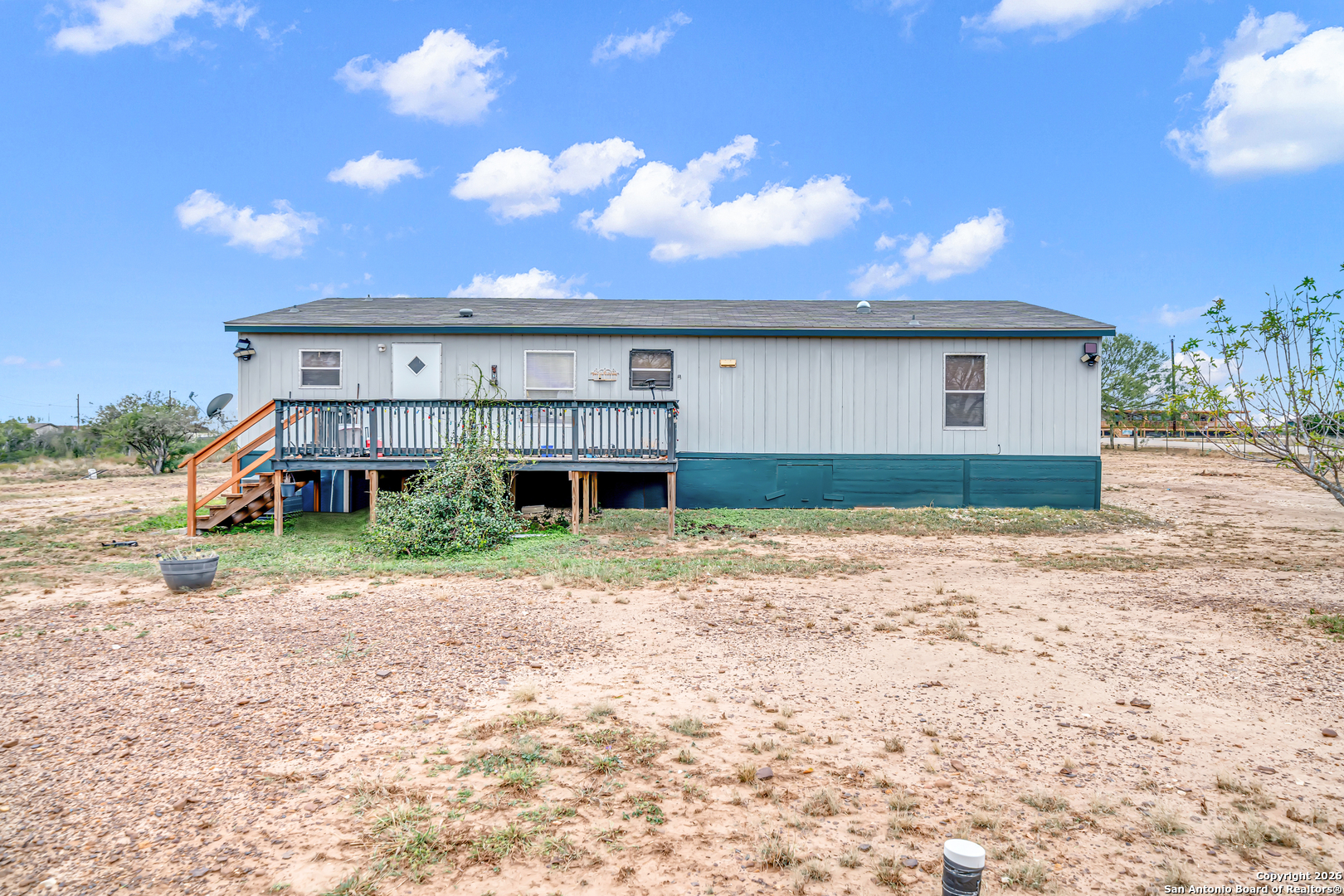 138 County Road 2665 Devine TX 78016