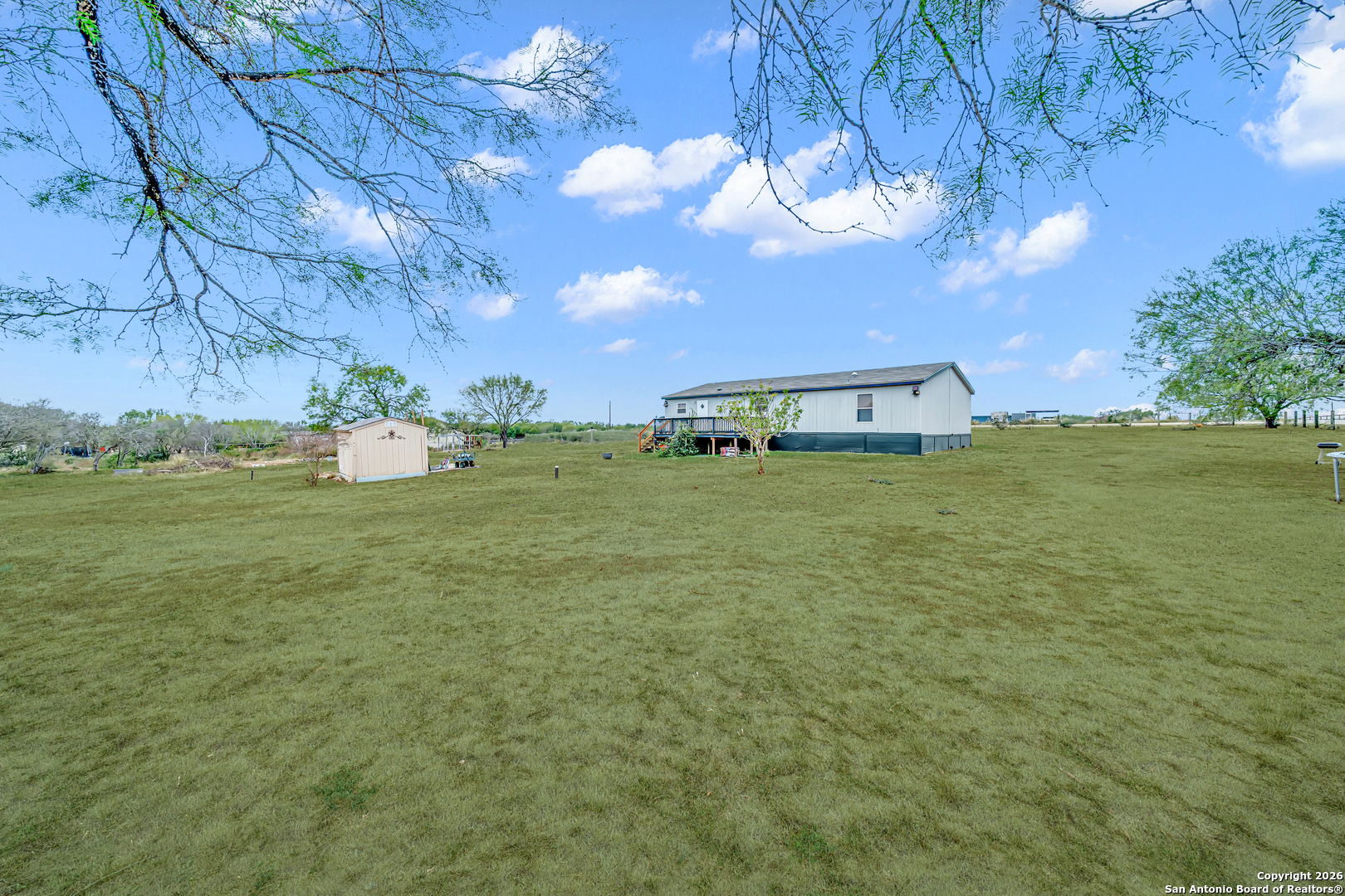 138 County Road 2665 Devine TX 78016