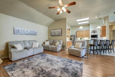55 Amber Forest Hollywood Park TX 78232