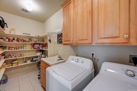 55 Amber Forest Hollywood Park TX 78232
