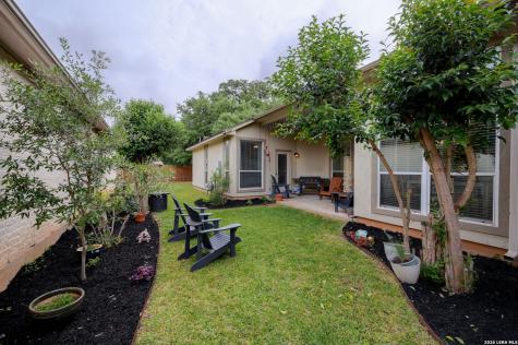 55 Amber Forest Hollywood Park TX 78232