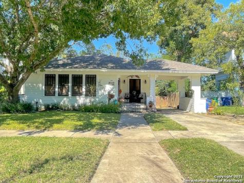 911 W Agarita Avenue San Antonio TX 78201