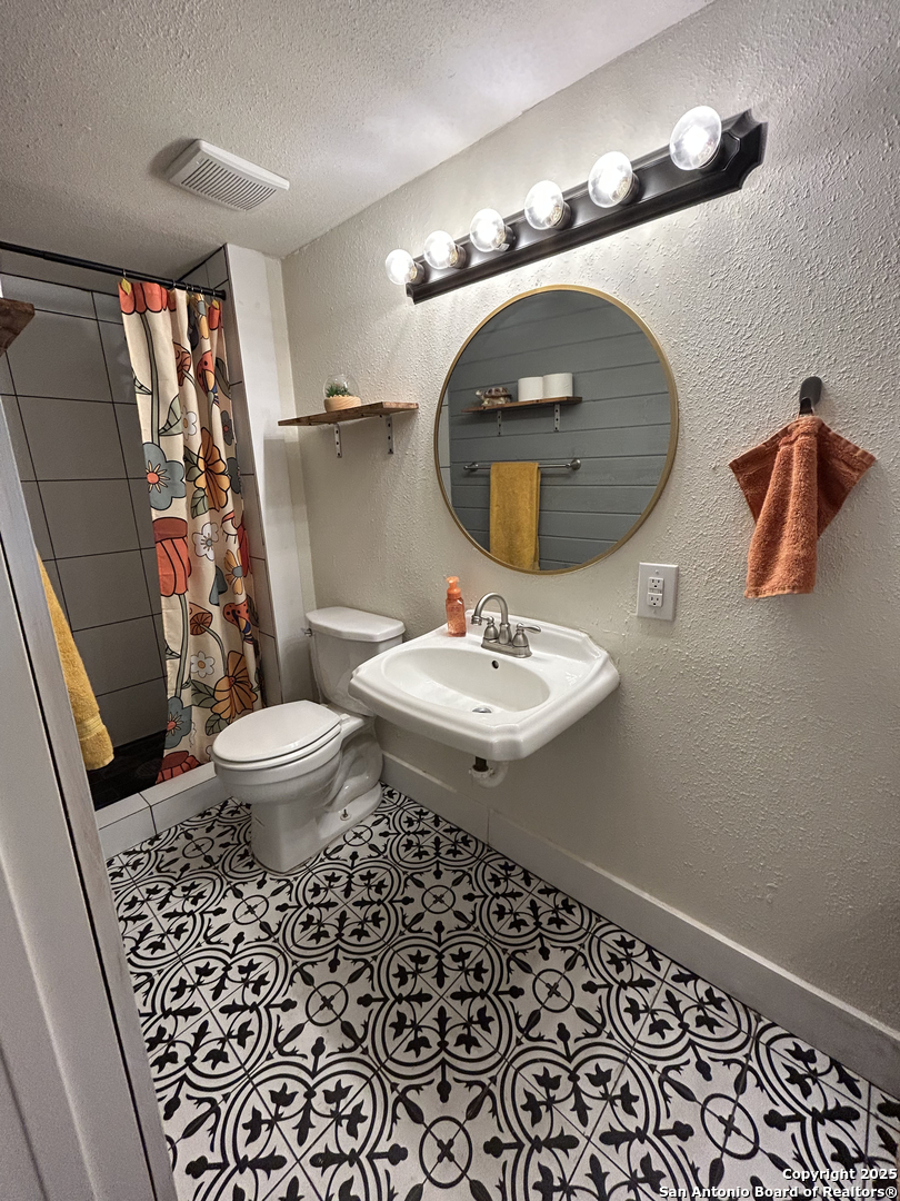 251 Cliffwood San Antonio TX 78213