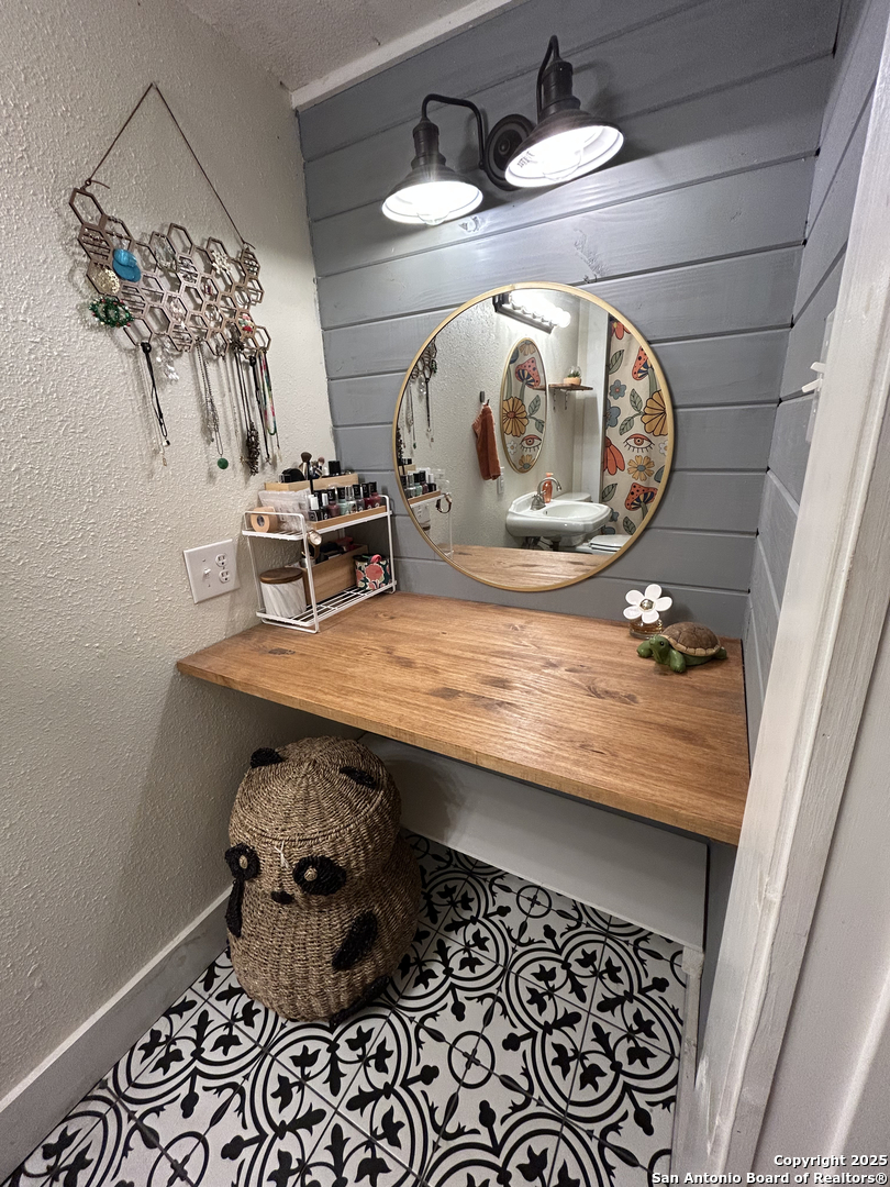 251 Cliffwood San Antonio TX 78213