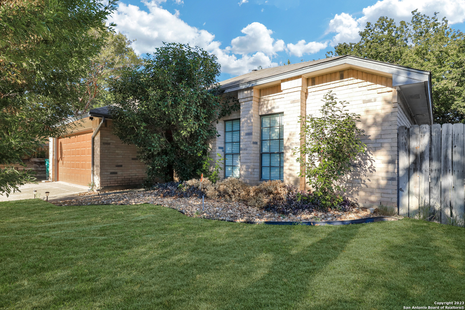 11604 Forest Pond Live Oak TX 78233