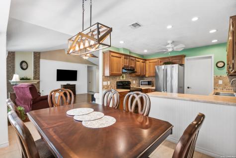 6123 Willowridge Lane San Antonio TX 78249