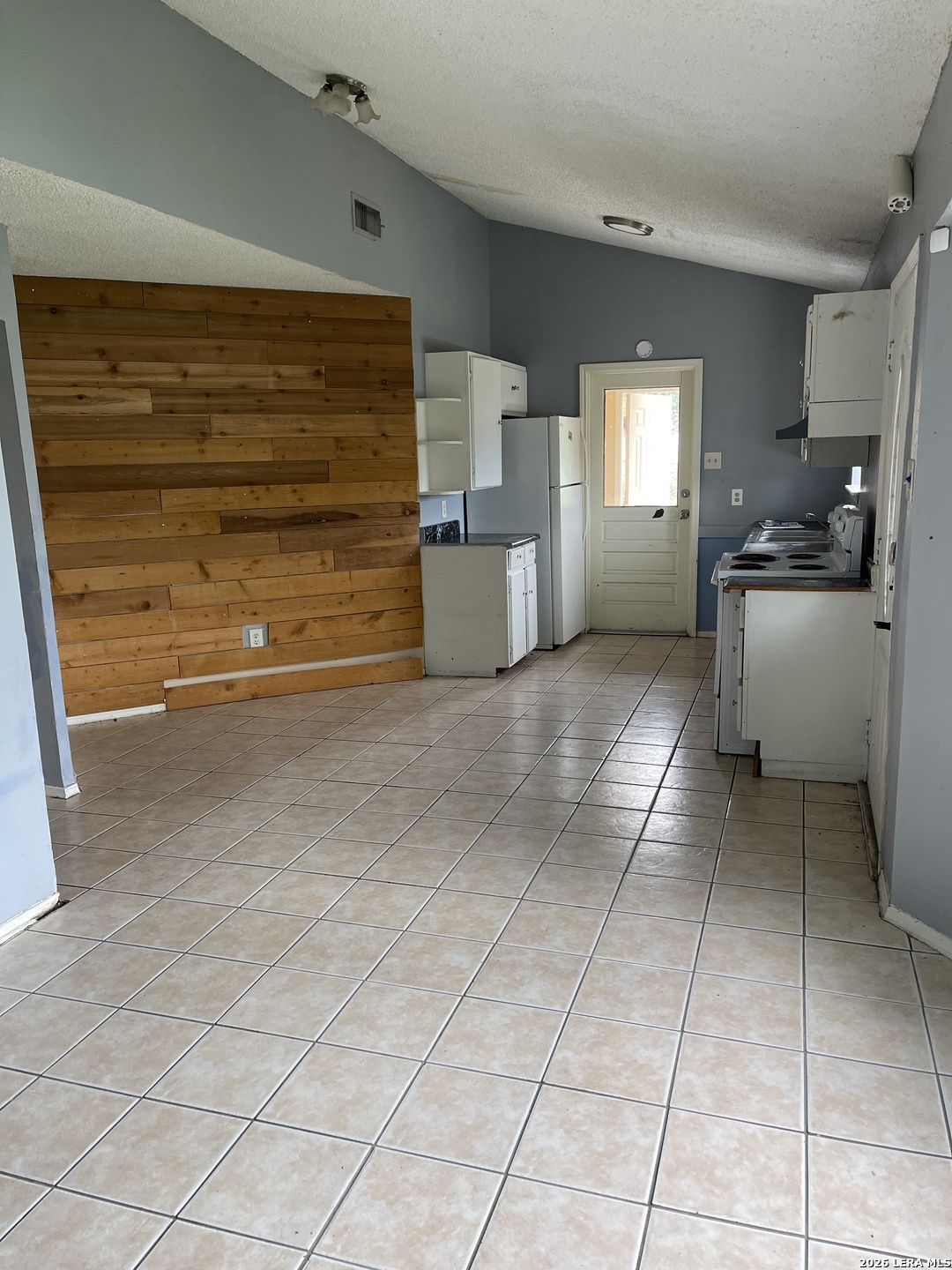 930 S Leona San Antonio TX 78207