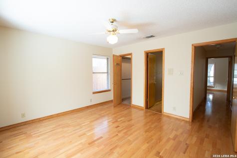8 Granburg Place San Antonio TX 78218