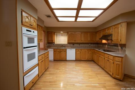 8 Granburg Place San Antonio TX 78218