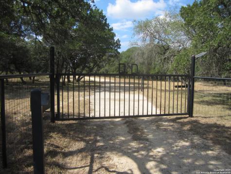 1318 Oakridge Lane Pipe Creek TX 78063