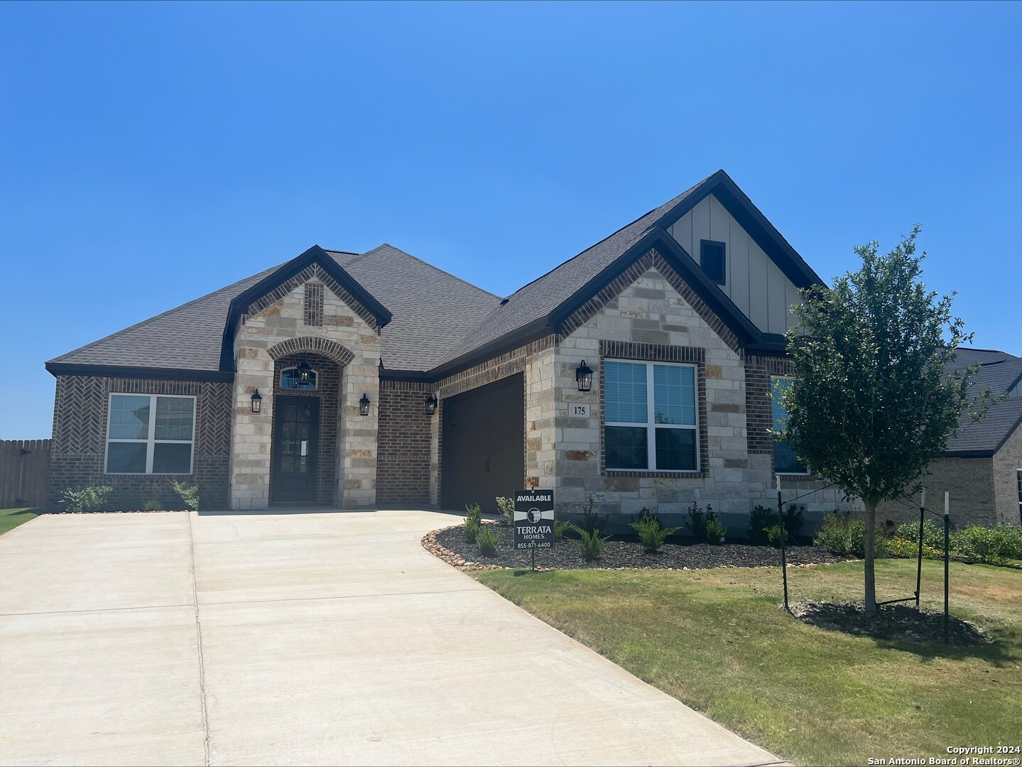 175 Azalea Alley Castroville TX 78009