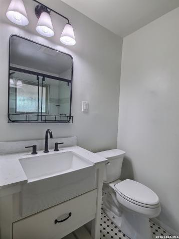 1117 Lake Drive Kerrville TX 78028