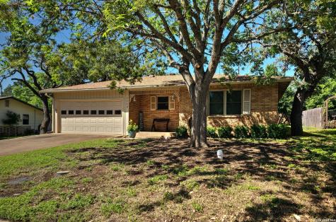 1117 Lake Drive Kerrville TX 78028