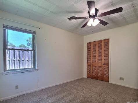 1117 Lake Drive Kerrville TX 78028