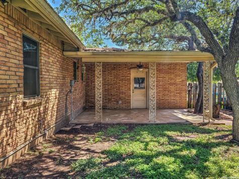 1117 Lake Drive Kerrville TX 78028