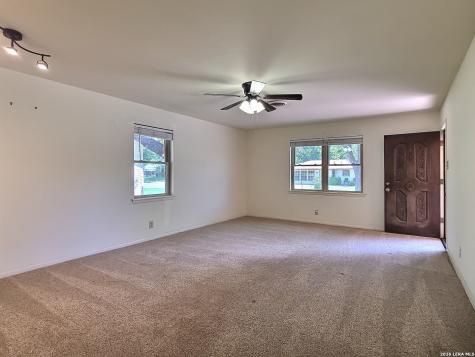 1117 Lake Drive Kerrville TX 78028
