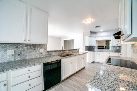 7423 Castle Crown San Antonio TX 78218