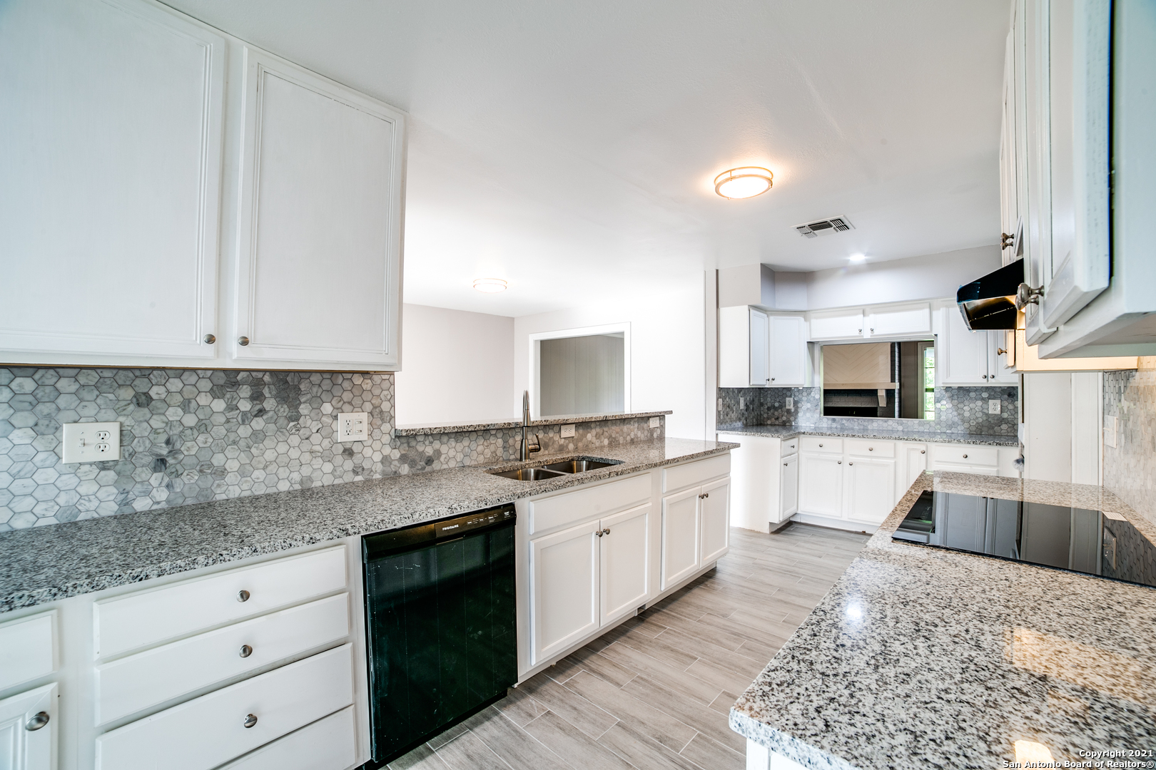 7423 Castle Crown San Antonio TX 78218